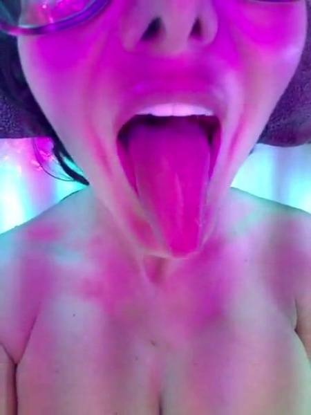 Ava Addams orgasm during tanning onlyfans porn videos on galpictures.com