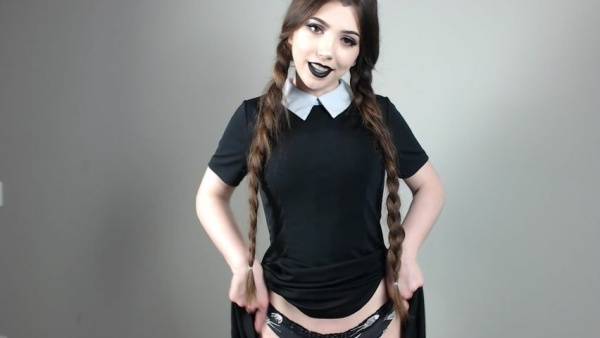 LilCanadianGirl - Horny Goth Wants your Cum on galpictures.com