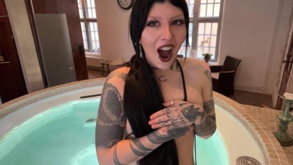 Joannewinters Nipple Slip Hot Tub Twitch Stream Video on galpictures.com