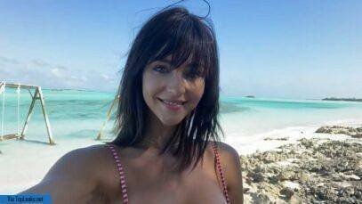 Rachel Cook Nude Outdoor Beach BTS Video Leaked on galpictures.com