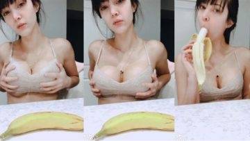 CinCinBear Nude Banana Blowjob Video Leaked on galpictures.com
