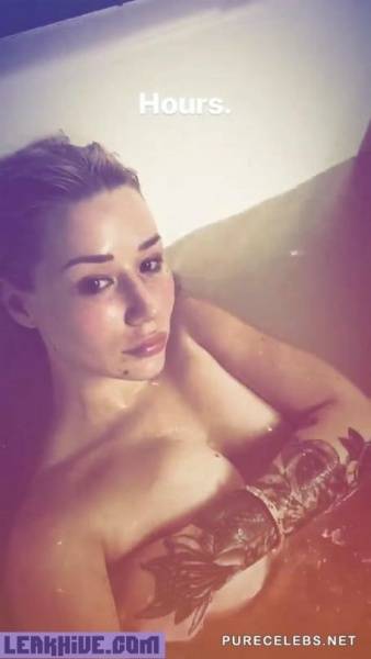 Leaked Iggy Azalea Sexy Topless Selfie Photo on galpictures.com