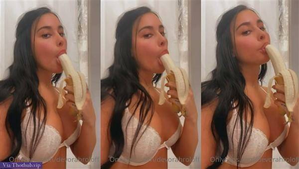 Devorah Roloff Nude Banana Sucking Like Cock Video on galpictures.com