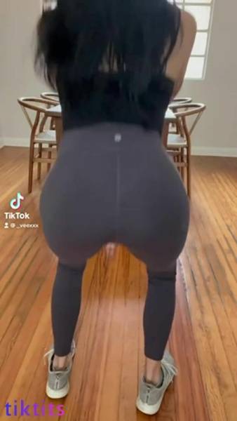 Athletic girl squats on TikTok porn and exposes her juicy ass on galpictures.com