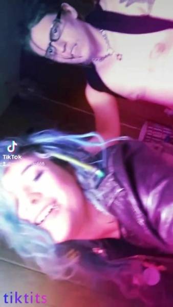 An informal girl found a hungry nerd to fuck her like in a movie and leaked the video to TikTok on galpictures.com