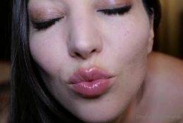 Orenda ASMR Close Up Kisses Video Leaked on galpictures.com