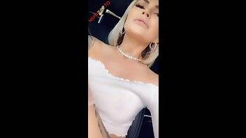 Layna boo pussy fingering in car snapchat premium xxx porn videos on galpictures.com