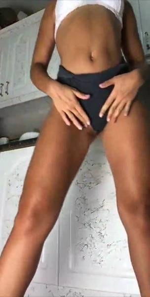 Paola Skye kitchen booty spreading & twerking snapchat premium xxx porn videos on galpictures.com