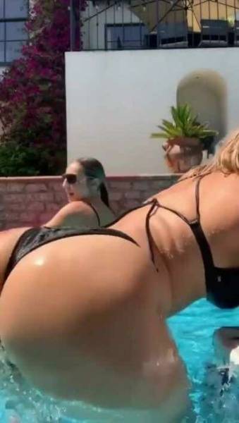 Nude Tiktok Leaked Scarlett Johansson on her knees 26 what an ass on galpictures.com