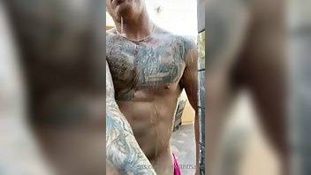 Flexwiththane What s hotter me showering or outside or Vegas weath xxx onlyfans porn on galpictures.com