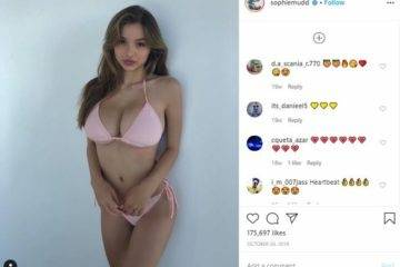 Sophie Mudd Nude Tease Eating Video on galpictures.com