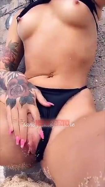 Madeleine Ivyy boobs & pussy flashing on public beach snapchat premium xxx porn videos on galpictures.com