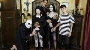 FamilyStrokes C3A2E282ACE2809C Kinky Goth Family Celebrates Halloween With Group Sex on galpictures.com