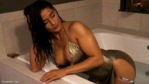 Florina Fitness Nude Bath on www.galpictures.com