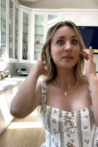 Kaley Cuoco teasing us on galpictures.com