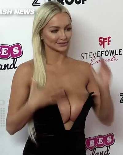 I want to titfuck Lindsey Pelas on galpictures.com