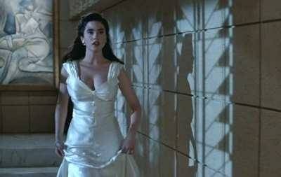Jennifer Connelly's hour glass figure and wobbly cleavage on galpictures.com