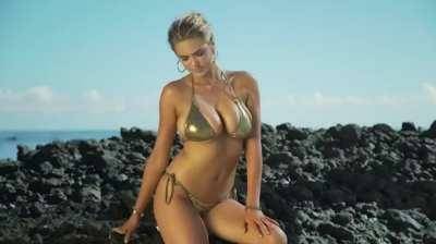 Kate Upton In a gold bikini. Prime jerk material on galpictures.com