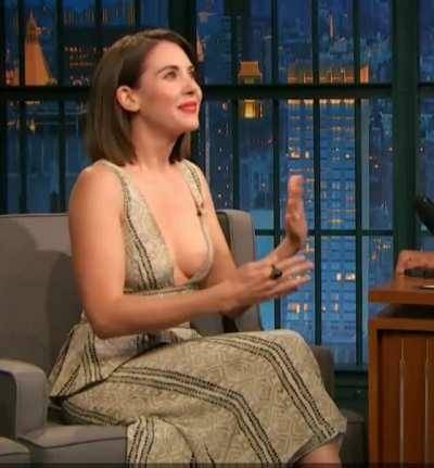 Alison Brie showing off the side on galpictures.com