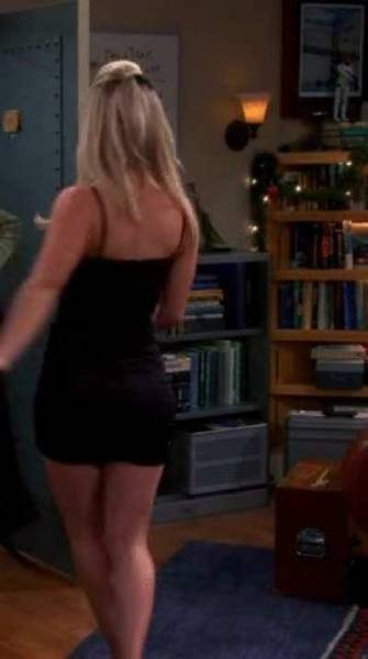 Kaley Cuoco was built for sex on galpictures.com