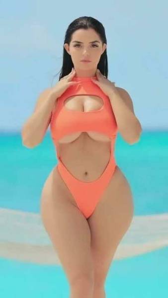A bi mmf with Demi Rose would be so hot on galpictures.com