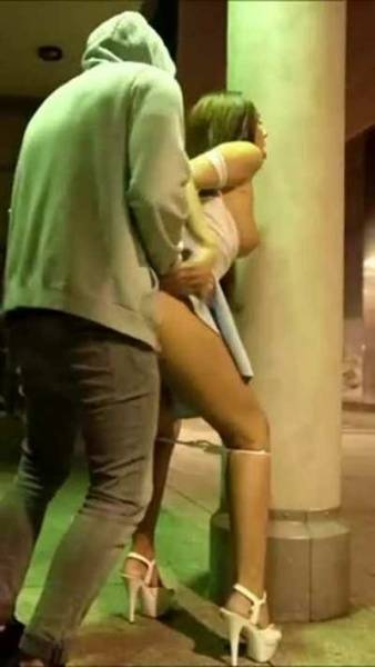 German chick loves fucking in public - Germany on galpictures.com