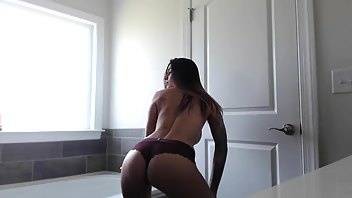 Alexis Zara Twerk That Booty ManyVids Free Porn Videos on galpictures.com