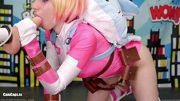 Lana Rain - Marvel's Gwenpool Breaks The 4th Wall on galpictures.com