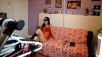 Yourstoy - livecam explicit show for voyeur on www.galpictures.com