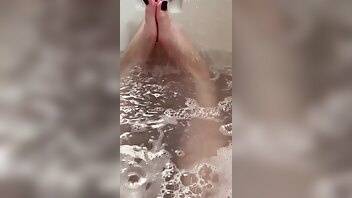 Krystallayke feet in the bath xxx video on galpictures.com