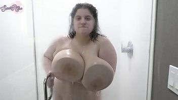 Sarah rae morning shower huge tits boobs BBW porn video manyvids on galpictures.com