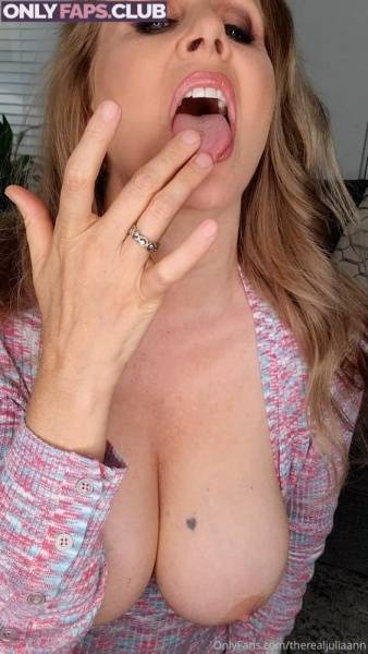 Therealjuliaann OnlyFans Leaks (26 Photos) on galpictures.com