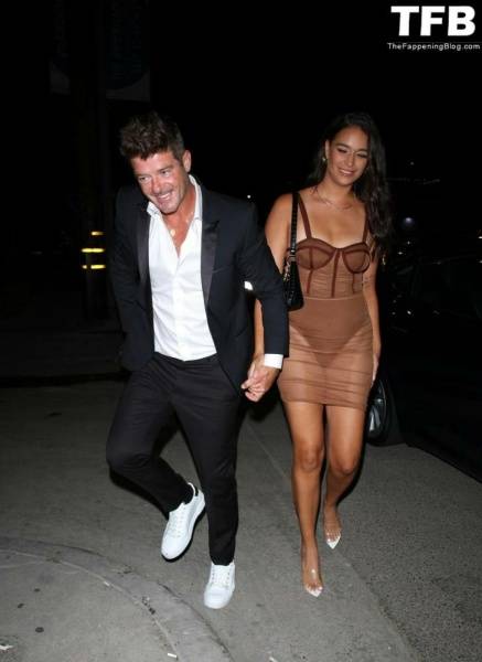 April Love Geary & Robin Thicke are One HOT Couple on galpictures.com