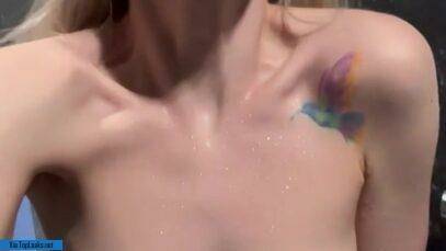 I feel so dirty for doing this in the gym shower 🙈💕 [gif] on galpictures.com