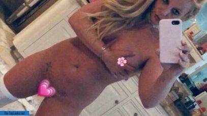 Hot Top Britney Spears Naked Photos on galpictures.com