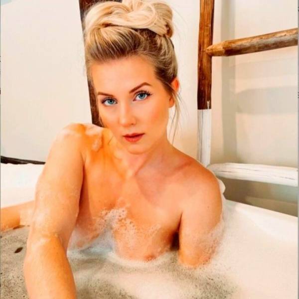 Kat Wonders Nipple Tease Bath Onlyfans Set Leaked on galpictures.com