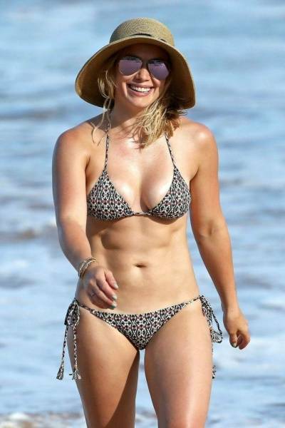 Hilary Duff Paparazzi Bikini Beach Set Leaked - Usa on galpictures.com