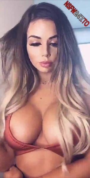 Juli Annee outfit tease snapchat premium xxx porn videos on galpictures.com