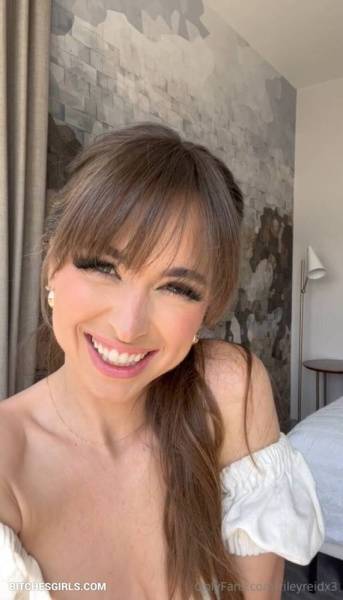 Riley Reid Pornstar Photos For Free - Letrileylive Onlyfans Leaked Naked Pics on galpictures.com