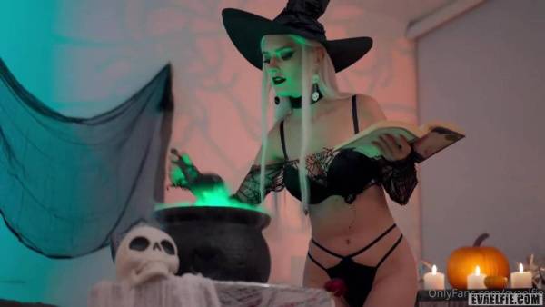 Eva Elfie Blowjob Witch Cosplay OnlyFans Video Leaked on galpictures.com
