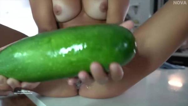 Aspen Rae Nude Vegetable Masturbation OnlyFans Video Leaked on galpictures.com