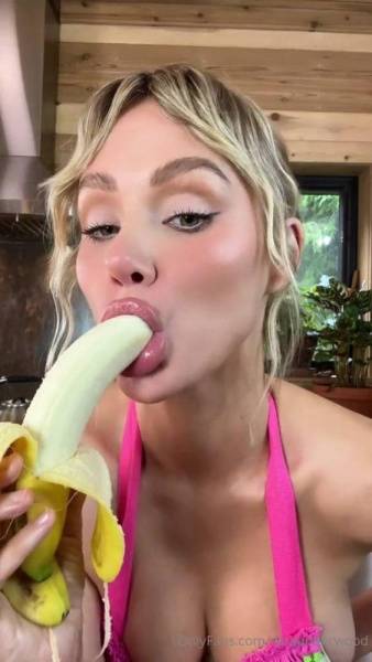 Sara Jean Underwood Banana Blowjob OnlyFans Video Leaked - Usa on galpictures.com