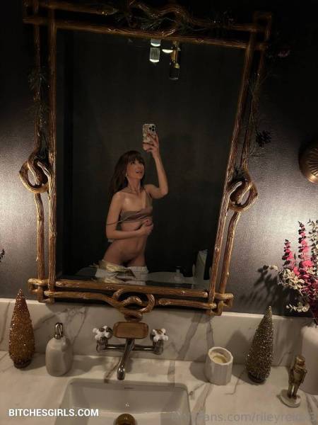 Riley Reid Petite Nude Girl - Therileyreid Onlyfans Leaked Naked Video on www.galpictures.com